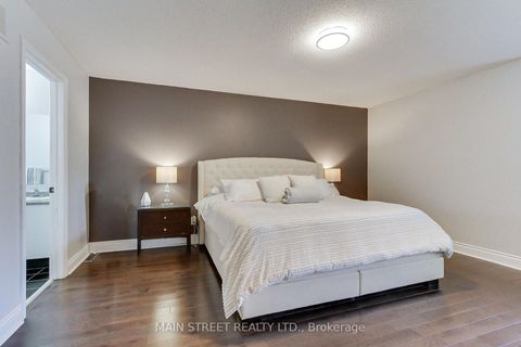 Photo 21 at 14 Mcgee Crescent, Aurora Highlands, Aurora