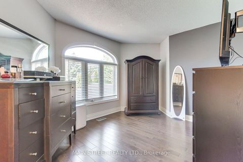Photo 22 at 14 Mcgee Crescent, Aurora Highlands, Aurora