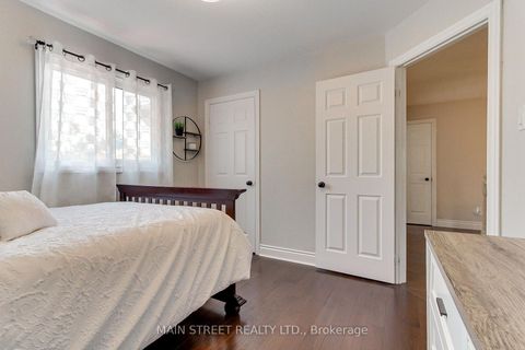 Photo 27 at 14 Mcgee Crescent, Aurora Highlands, Aurora