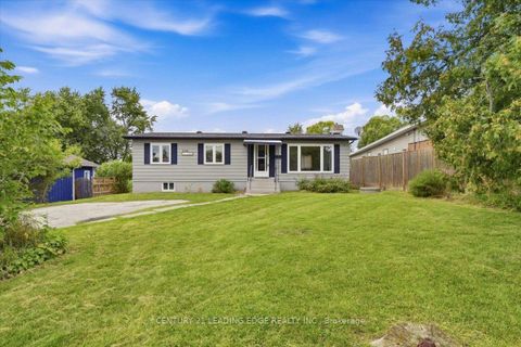 Photo 1 at 300 Annsheila Drive, Keswick South, Georgina