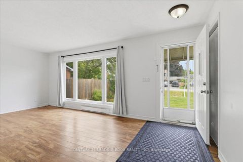 Photo 6 at 300 Annsheila Drive, Keswick South, Georgina