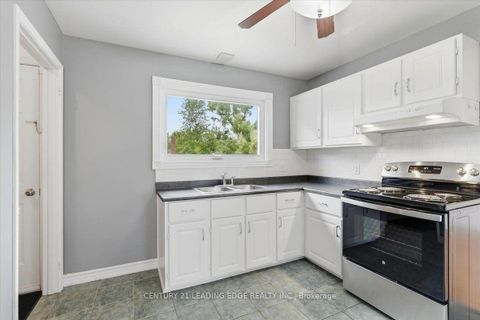 Photo 9 at 300 Annsheila Drive, Keswick South, Georgina