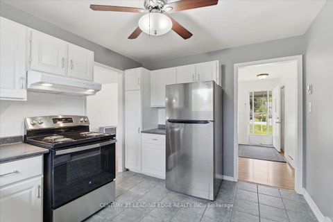 Photo 11 at 300 Annsheila Drive, Keswick South, Georgina