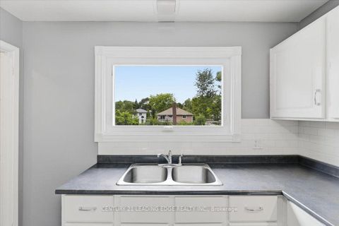 Photo 12 at 300 Annsheila Drive, Keswick South, Georgina