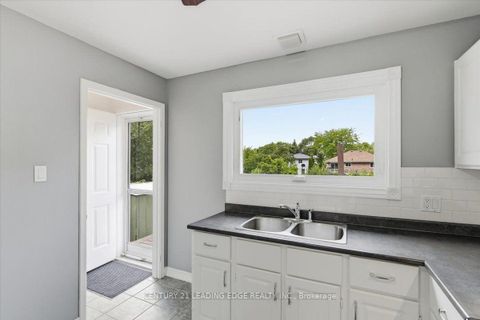 Photo 13 at 300 Annsheila Drive, Keswick South, Georgina