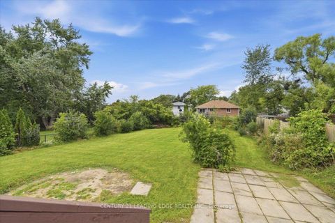 Photo 16 at 300 Annsheila Drive, Keswick South, Georgina