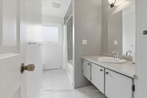 Photo 19 at 300 Annsheila Drive, Keswick South, Georgina