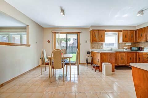 Photo 13 at 36 Purcell Square, Steeles, Toronto