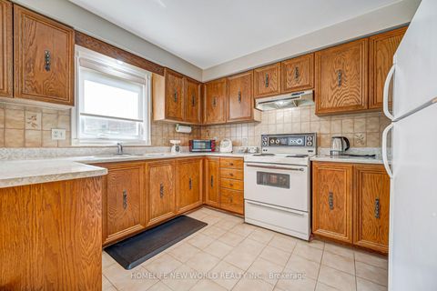 Photo 14 at 36 Purcell Square, Steeles, Toronto