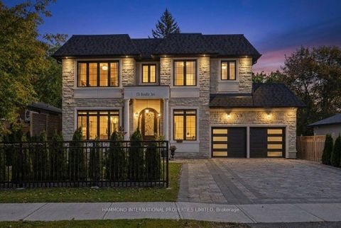 Photo 1 at 176 Rumble Avenue, Mill Pond, Richmond Hill