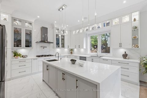 Photo 6 at 176 Rumble Avenue, Mill Pond, Richmond Hill