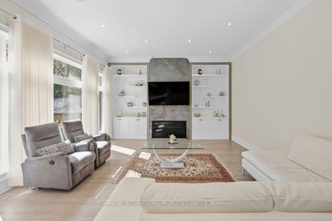 Photo 8 at 176 Rumble Avenue, Mill Pond, Richmond Hill