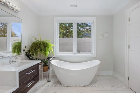 Photo 15 at 176 Rumble Avenue, Mill Pond, Richmond Hill