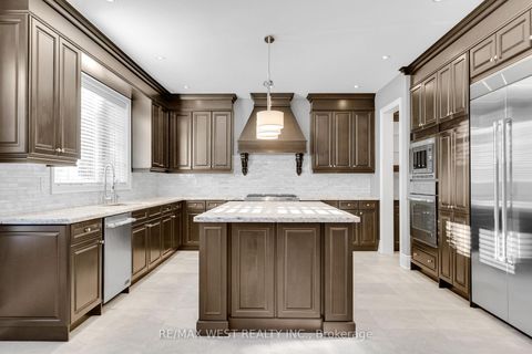 Photo 4 at 8 Chapel Gully Trail, Nobleton, King