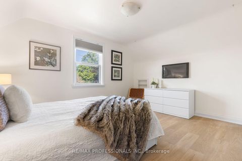 Photo 14 at 27 Brawley Avenue, City Centre West, Toronto