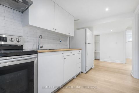 Photo 20 at 27 Brawley Avenue, City Centre West, Toronto