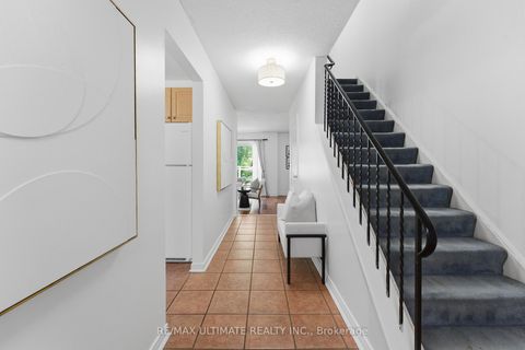 Photo 2 at 17 Quantrell Trail, Malvern, Toronto