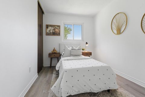 Photo 17 at 17 Quantrell Trail, Malvern, Toronto