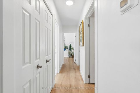 Photo 14 at 2 Richbourne Court, Sullivan, Toronto