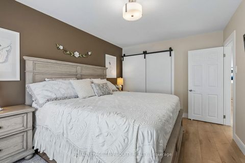 Photo 16 at 2 Richbourne Court, Sullivan, Toronto