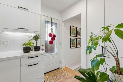 Photo 22 at 2 Richbourne Court, Sullivan, Toronto