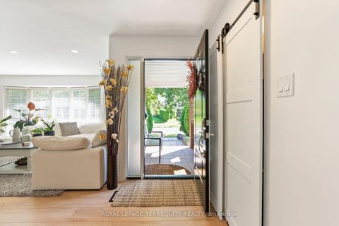 Photo 32 at 2 Richbourne Court, Sullivan, Toronto