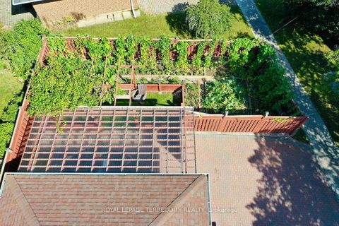 Photo 37 at 2 Richbourne Court, Sullivan, Toronto