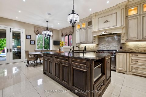Photo 7 at 243 Rumble Avenue, Mill Pond, Richmond Hill