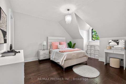 Photo 15 at 243 Rumble Avenue, Mill Pond, Richmond Hill
