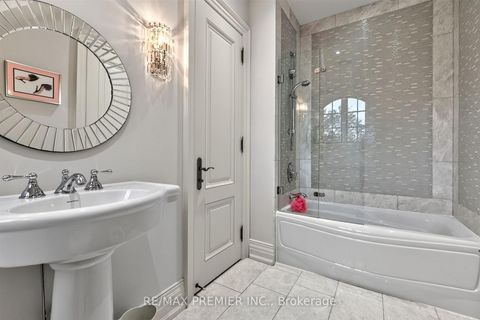 Photo 16 at 243 Rumble Avenue, Mill Pond, Richmond Hill