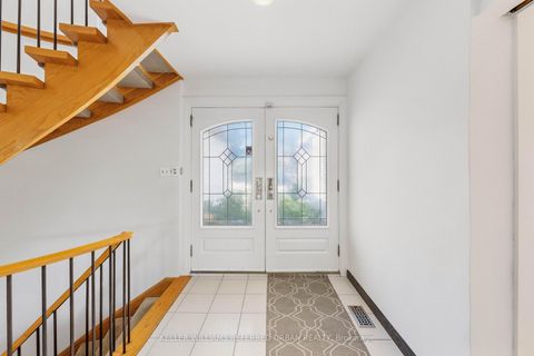 Photo 4 at 23 Brockington Crescent, Bathurst Manor, Toronto