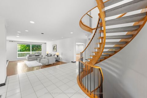 Photo 5 at 23 Brockington Crescent, Bathurst Manor, Toronto