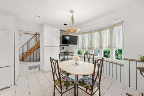 Photo 6 at 23 Brockington Crescent, Bathurst Manor, Toronto