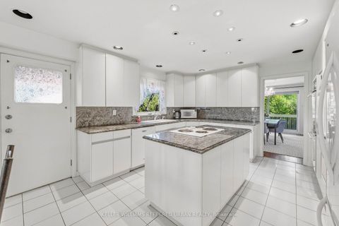 Photo 7 at 23 Brockington Crescent, Bathurst Manor, Toronto
