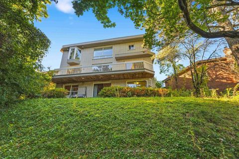Photo 41 at 23 Brockington Crescent, Bathurst Manor, Toronto