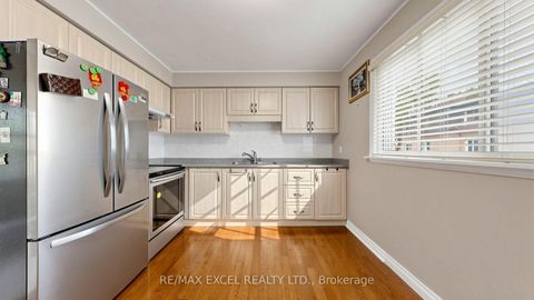 Photo 11 at 110 Courville Coach Way, Pleasant View, Toronto