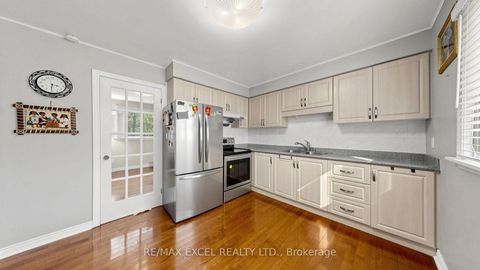 Photo 12 at 110 Courville Coach Way, Pleasant View, Toronto