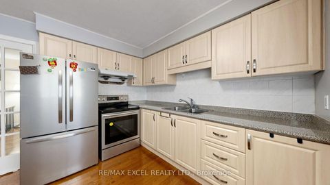 Photo 13 at 110 Courville Coach Way, Pleasant View, Toronto