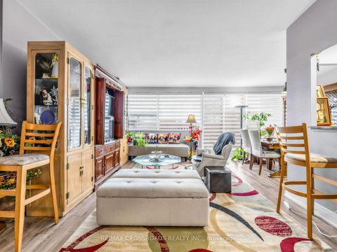 Photo 4 at 504 - 4060 Lawrence Avenue E, West Hill, Toronto