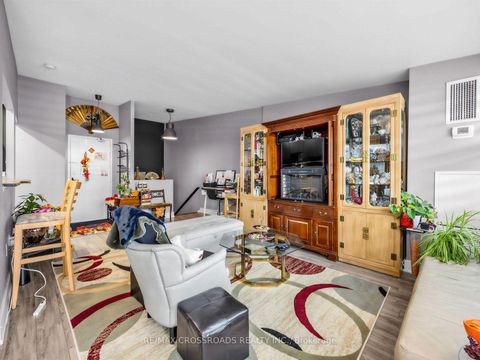 Photo 10 at 504 - 4060 Lawrence Avenue E, West Hill, Toronto