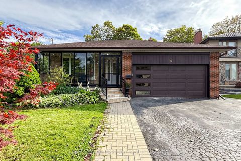 Photo 2 at 6 Fulwell Crescent, York University Heights, Toronto