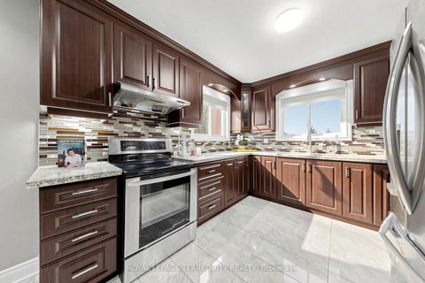 Photo 13 at 6 Fulwell Crescent, York University Heights, Toronto