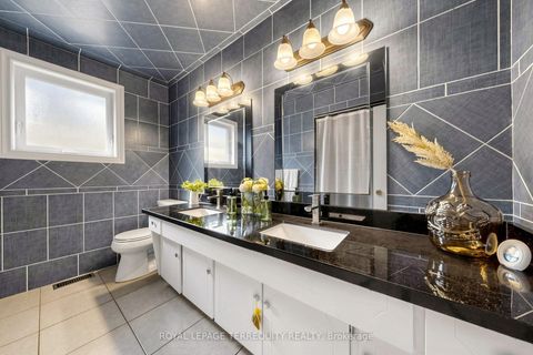 Photo 18 at 6 Fulwell Crescent, York University Heights, Toronto