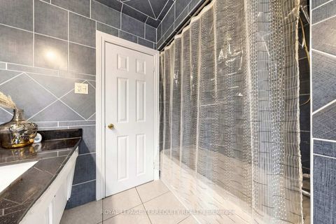 Photo 19 at 6 Fulwell Crescent, York University Heights, Toronto