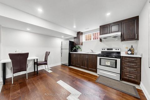 Photo 39 at 6 Fulwell Crescent, York University Heights, Toronto