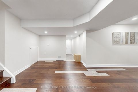 Photo 41 at 6 Fulwell Crescent, York University Heights, Toronto
