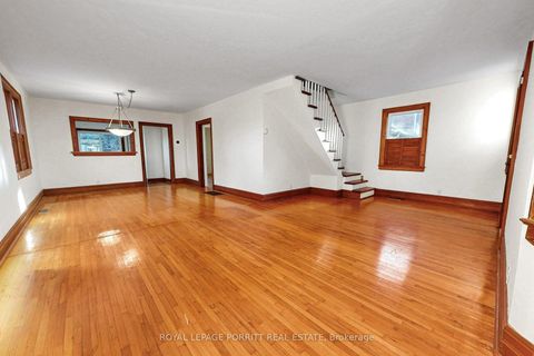 Photo 3 at 51 Arcadian Circle, Long Branch, Toronto