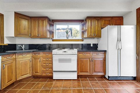 Photo 9 at 51 Arcadian Circle, Long Branch, Toronto