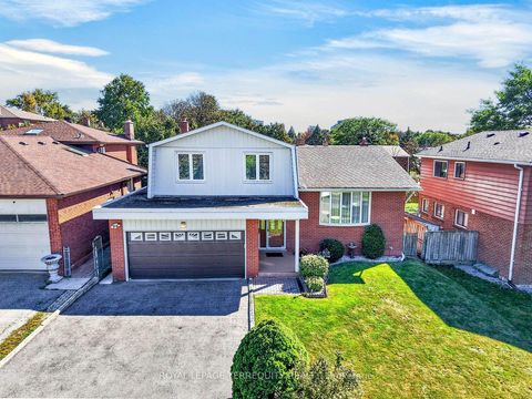 Photo 1 at 851 Huntingwood Drive, Sullivan, Toronto