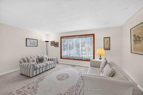 Photo 5 at 851 Huntingwood Drive, Sullivan, Toronto